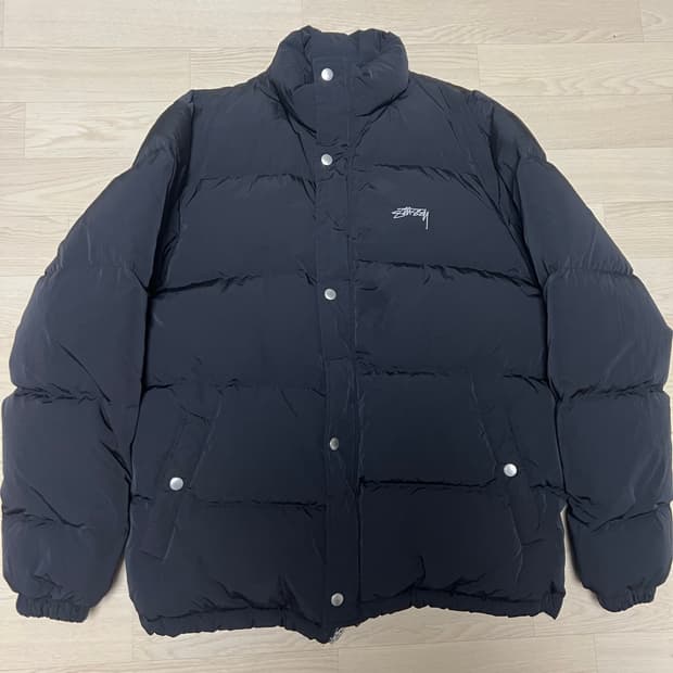 스투시 스몰로고 패딩 L사이즈