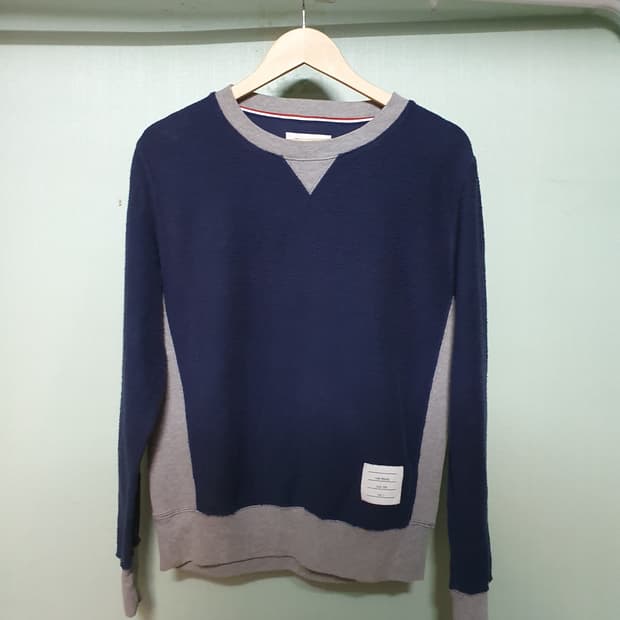 톰브라운 맨투맨 사이즈2