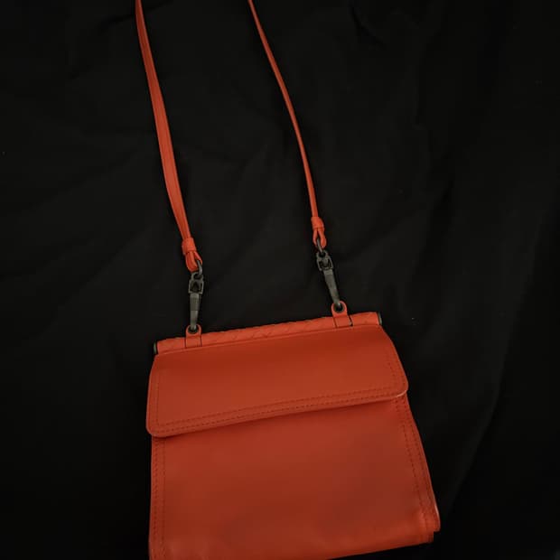 보테가베네타 숄더백