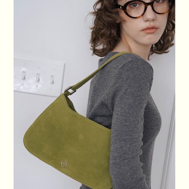 히어리 리프 클래식 스웨이드 숄더백_모스그린