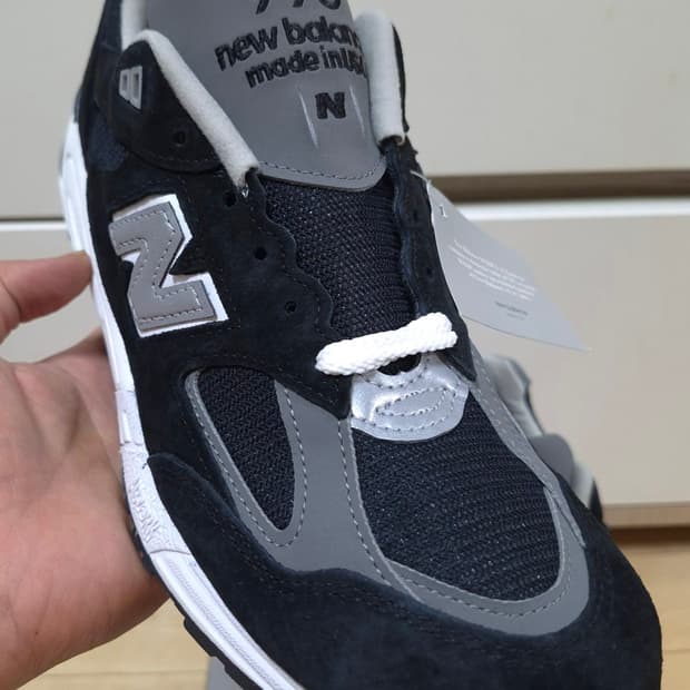 (275)뉴발란스 990V2 블랙 