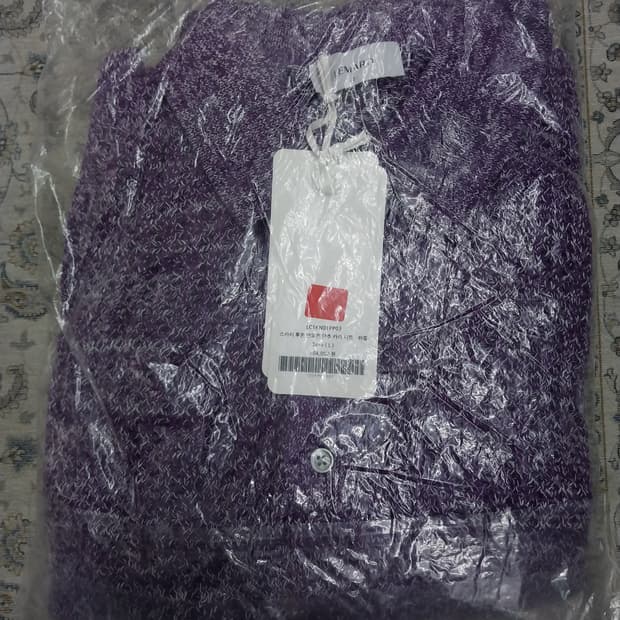 (새상품) 르마드 투톤 반오픈 단추 카라니트 퍼플 3사이즈