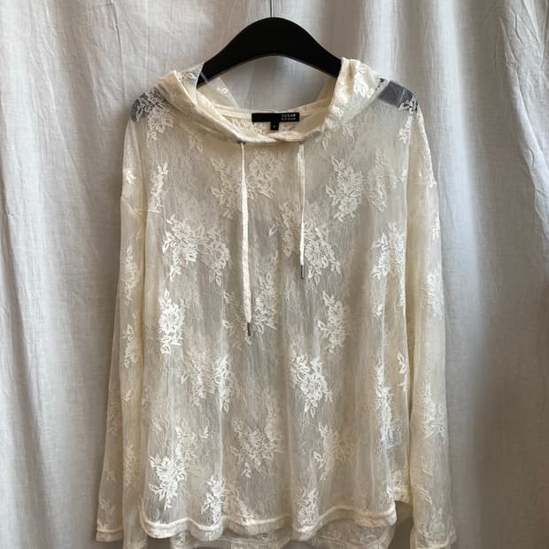 웜화이트 레이스 후드탑(F)