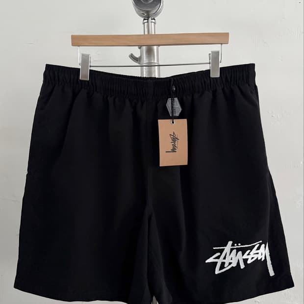 (새상품) Stussy 스투시 빅 스탁 블랙 워터 쇼츠