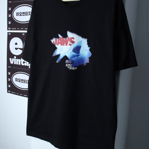 (L-XL) 오아이오아이 반팔 티셔츠 죠스프린팅 블랙 희귀-H32599
