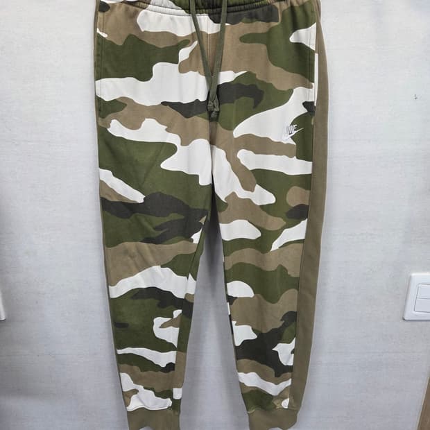 나이키 해외판 nsw 클럽 카모 트랙팬츠 m