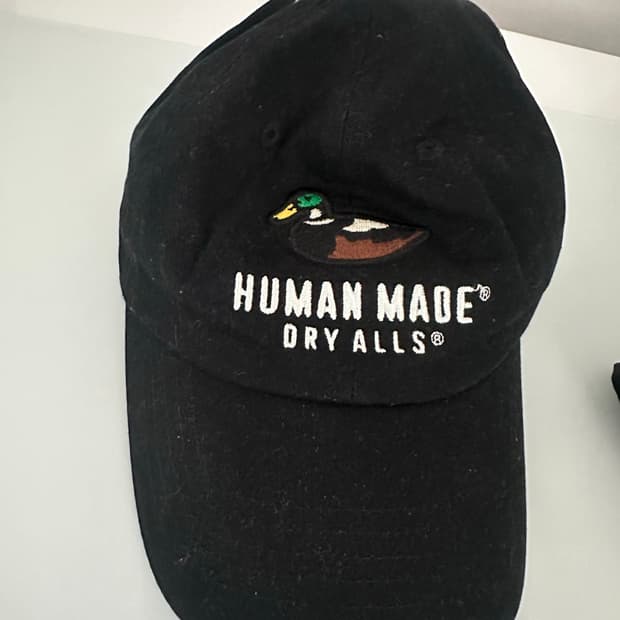 휴먼메이드 오리 자수 볼캡 판매합니다