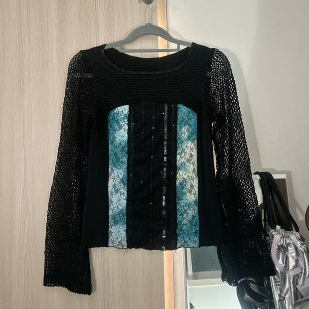 그물 레이스 니트 블라우스 블랙