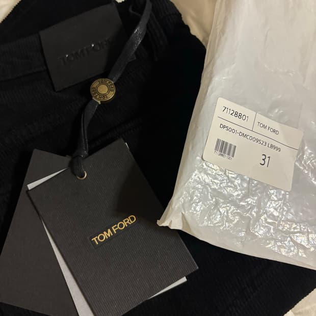 톰포드 백 로고 패치 코듀로이 슬림핏 팬츠(새상품)