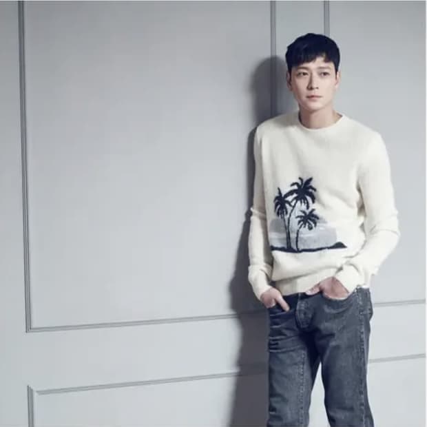 생로랑 강동원 모헤어 니트