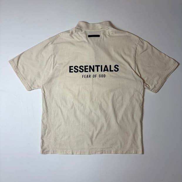 에센셜 피어오브갓 백로고 카라 반팔 티셔츠 PN9568