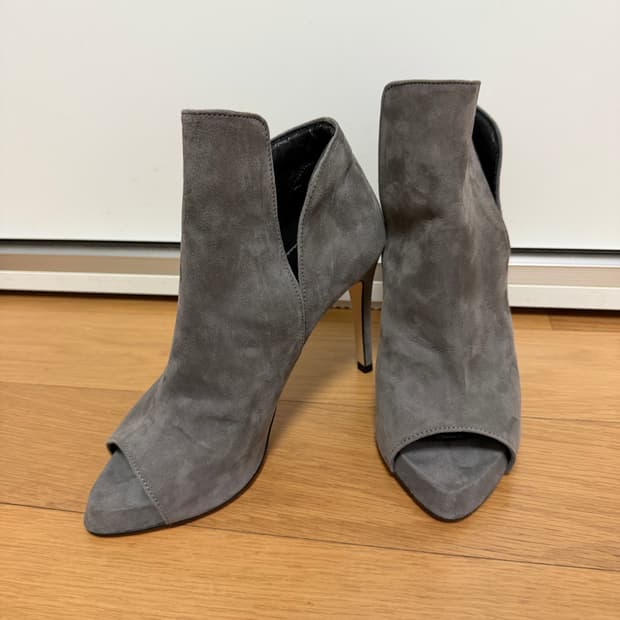 슈콤마보니 토오픈 앵클부츠 235 (미사용 보관템)