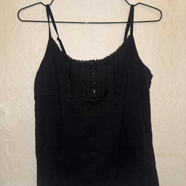 “Uniqlo” Goth Sleeveless