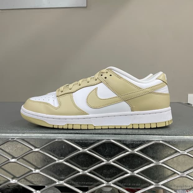 나이키 덩크 로우 팀 골드 앤 화이트 270