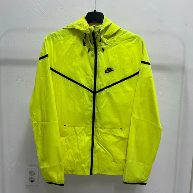 M 나이키 테크 에어로쉴드 윈드러너 바람막이