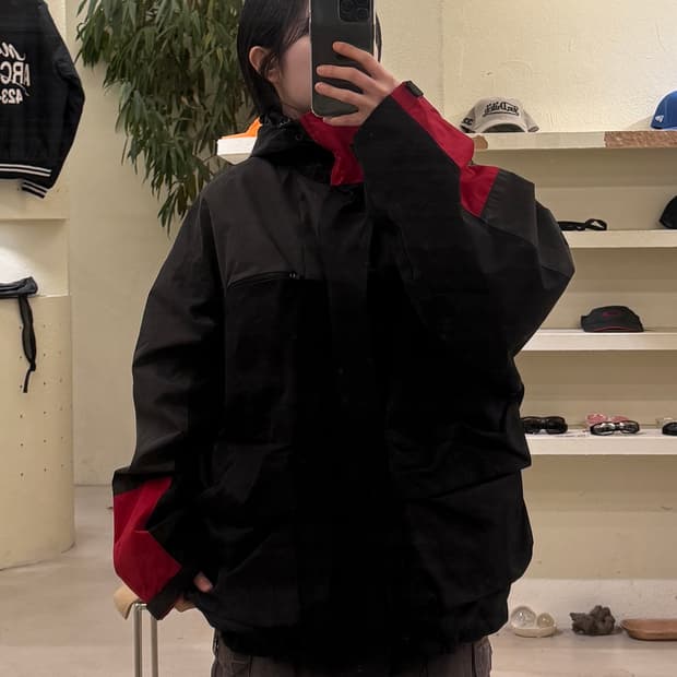 그레일즈 컬러블럭 쉘 자켓 U380