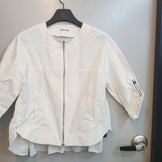 더한섬 뮤베르 롤업 점퍼76-90-155
구김외상태굿