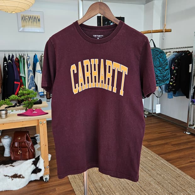 칼하트 티셔츠