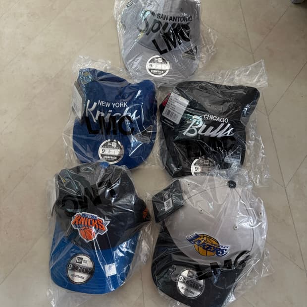 [새상품]뉴에라x엘엠씨 로고 볼캡