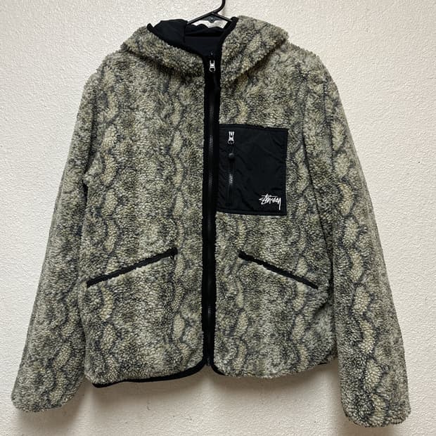스투시 스네이크스킨 쉐르파 플리스 자켓