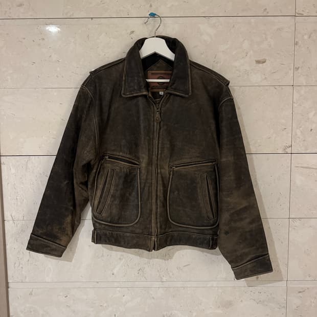 빈티지 레더 자켓  BR 과 BK 사이의 컬러감  사이즈 남자 L 레더전