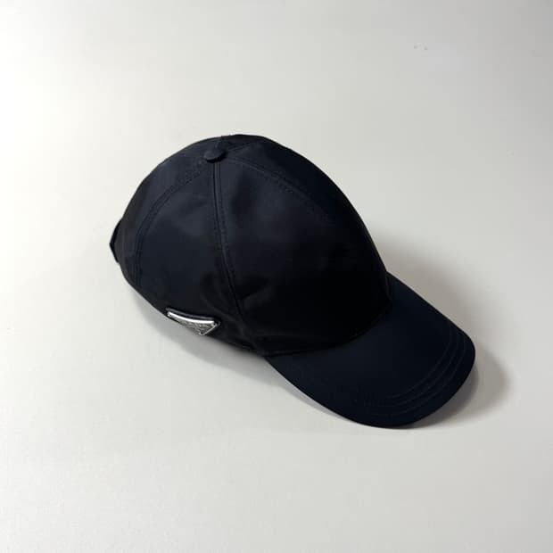 [정품/당일출고]프라다 삼각로고 리나일론 볼캡