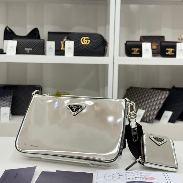 [OS] 프라다 브러쉬드 레더 크로스백