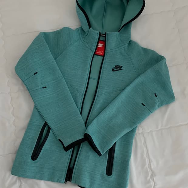 나이키 테크팩 민트색 급처