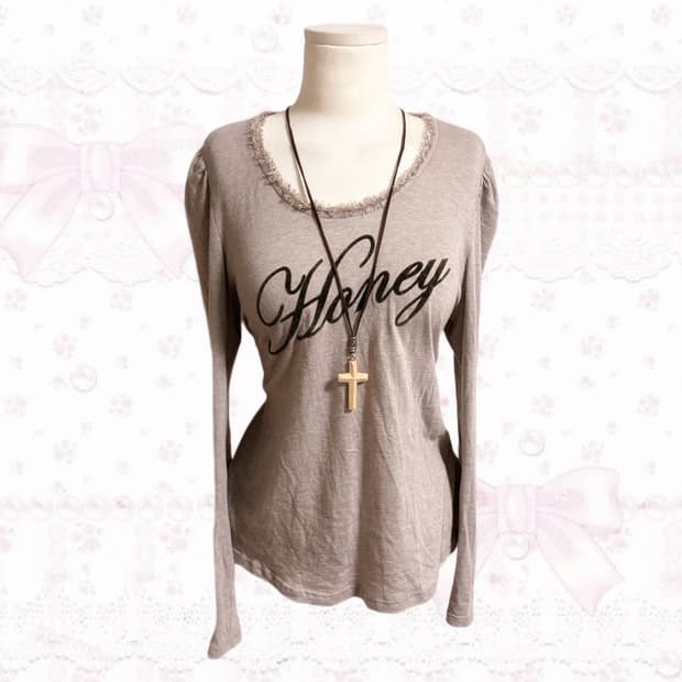 라떼갸루 퍼 포인트 유넥 레터링 디테일 대장핏 퍼프소매 포인트 긴팔티 