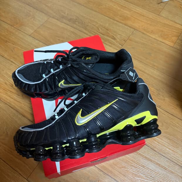 판매) 나이키 샥스 TL 블랙 다이나믹 옐로우 새상품