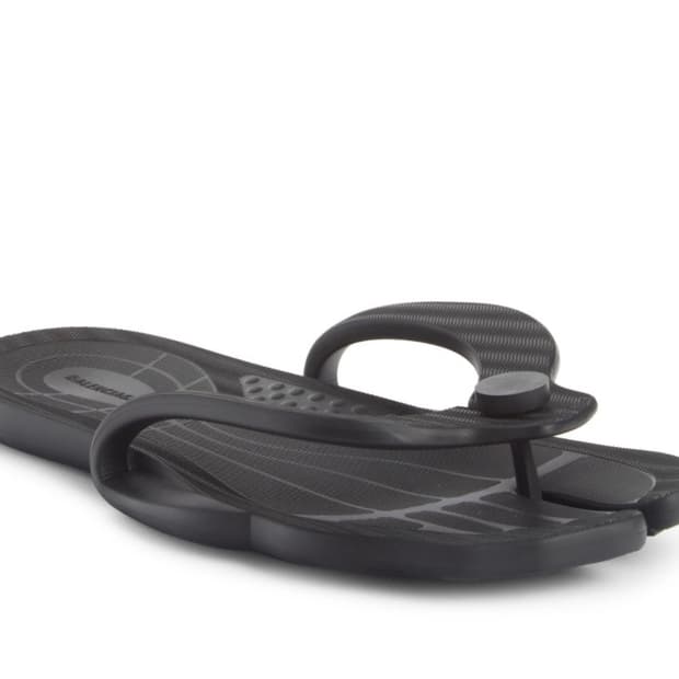 발렌시아가 플립플랍 쪼리 