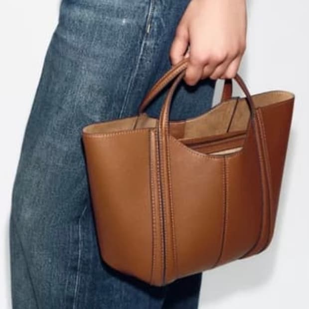 자라 톱스티칭 미니시티백 다크샌드