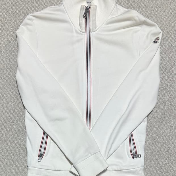 몽클레어 마그리아 집업 백화점판