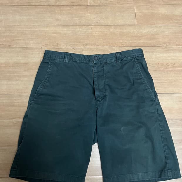 아크네 스튜디오 ishir 숏츠 그린