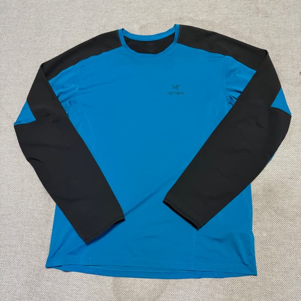 아크테릭스 트레이닝 롱 슬리브