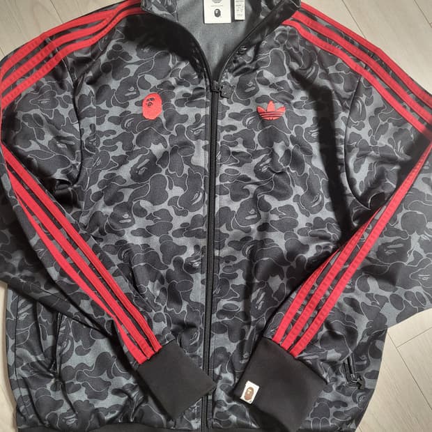 베이프 아디다스져지 판매합니다.