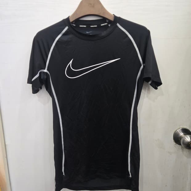 M,95 )) NIKE PRO 나이키 프로 반팔티셔츠! 달라붙는 핏~