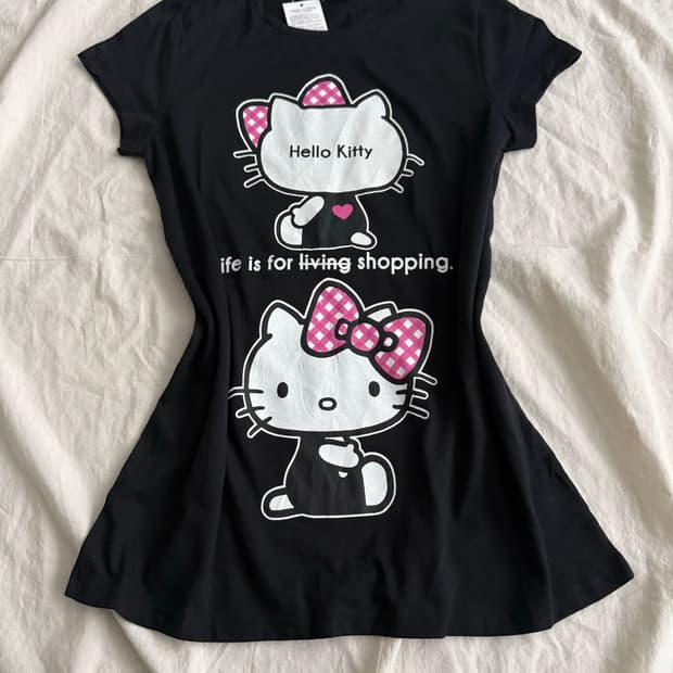 산리오 헬로키티 블랙 반팔탑(새상품)