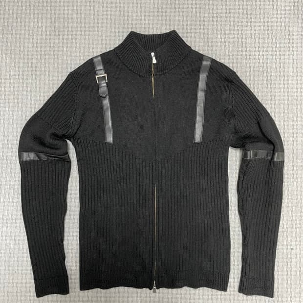 베르사체 다크 무드 니팅 웨어 