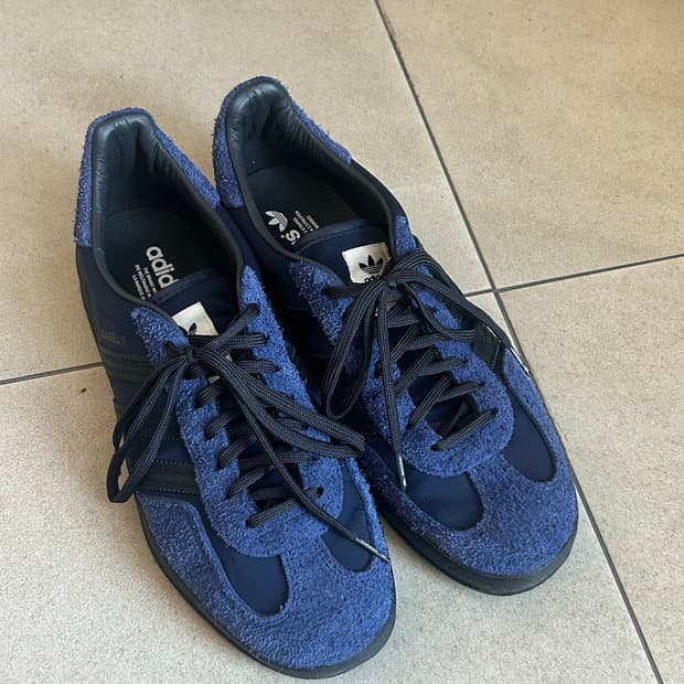 아디다스 x 히카리 시바타 가젤 인도어 나이트 인디고 나이트 그레이