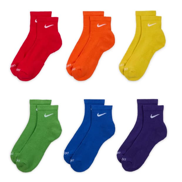 나이키 에브리데이 플러스 중목 양말 6팩 팝니다