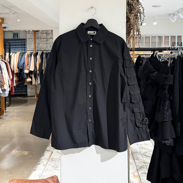 하이 스포팅 기어 블랙 멀티 카고 오버핏 셔츠