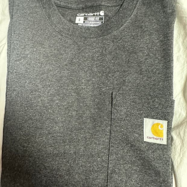 칼하트 반팔 차콜색 판매해요