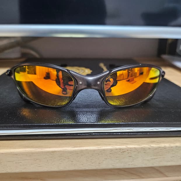 오클리 줄리엣 두카티