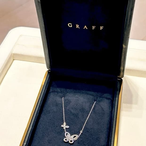 (마지막가격)그라프 버터플라이 목걸이 풀박스