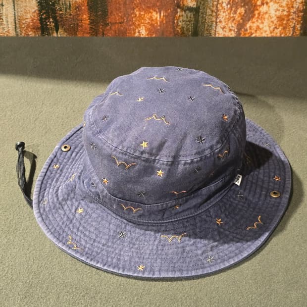 EDWIN Star and Wave Pattern Bucket Hat