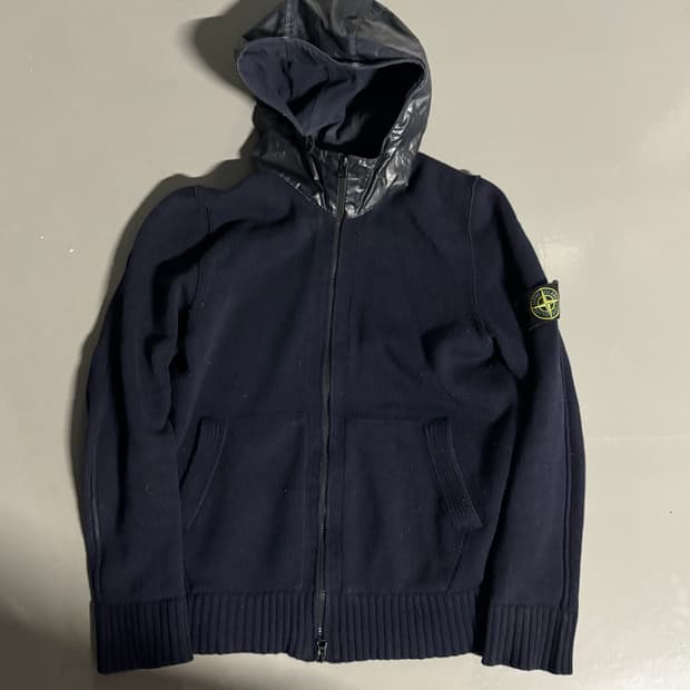 스톤아일랜드니트후드집업