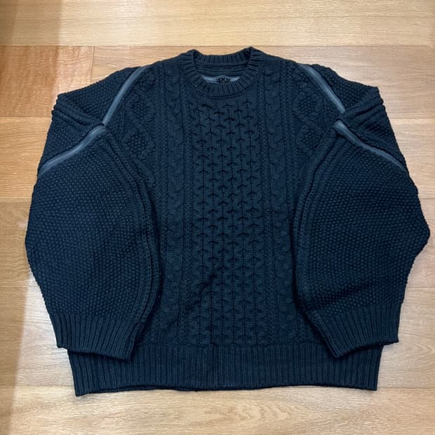 balloon sleeve back zip turtleneck sweat