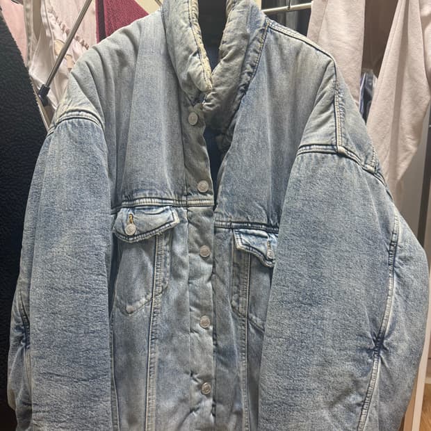 발렌시아가 페디드데님 자켓 팝니다