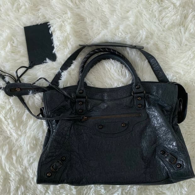 발렌시아가 미디움 다크그레이 모터백 